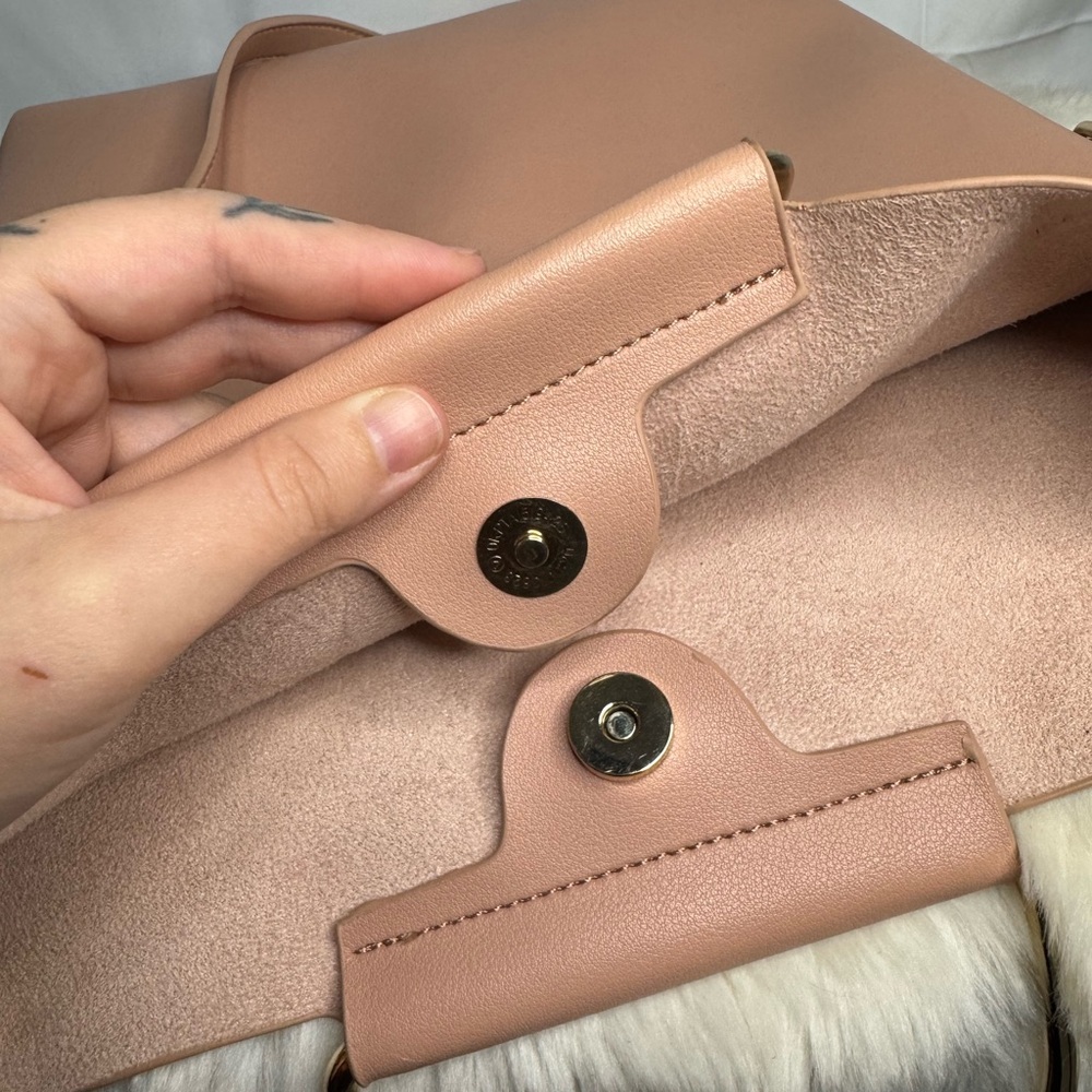 Pink and Gold Tote Bag Minimalist Design and Crossbody Strap - Like new! - Picture 7 of 9